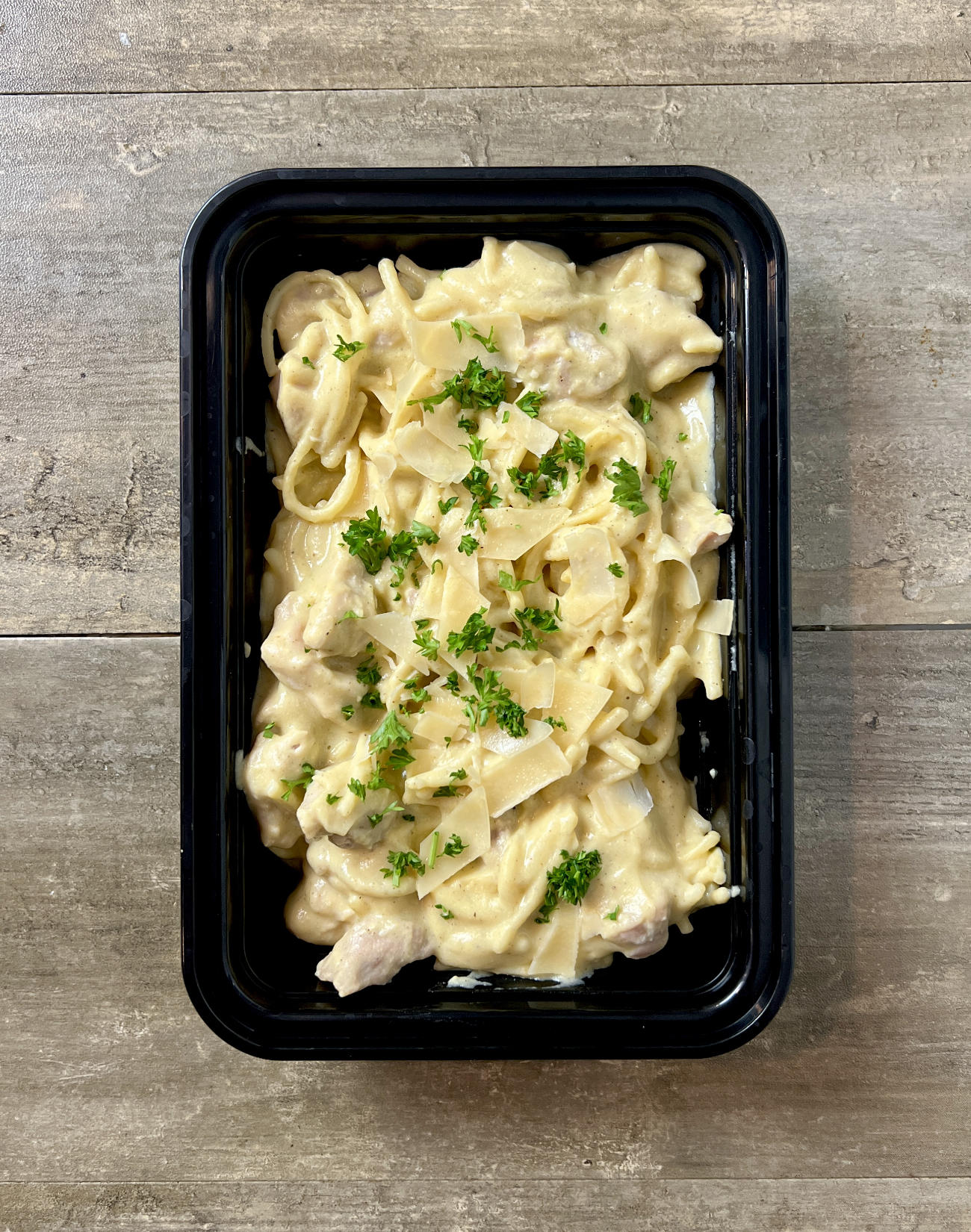 Easy Dump and Bake Creamy Chicken Pasta